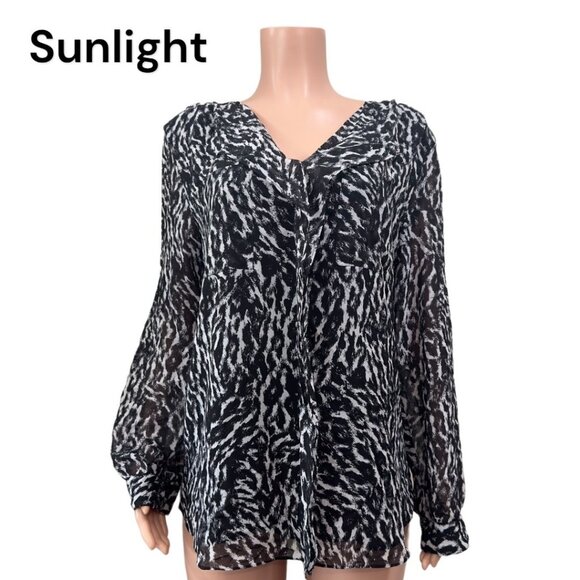 Calvin Klein Tops - Calvin klein womens XL Black Animal Print Pullover Top Blouse Roll Tap Sleeve